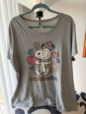 Snoopy “Peace Love Dogs” Heather Gray Tee - 1XW